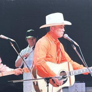 趣味の音楽活動。ボーカル・ギターを担当